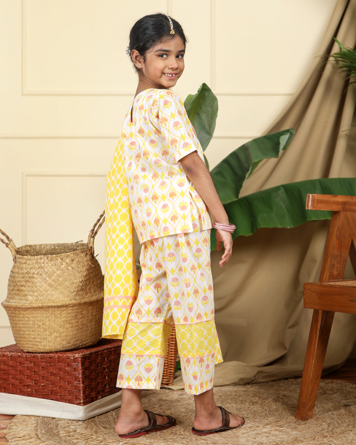 Girl kurta pajama on sale images